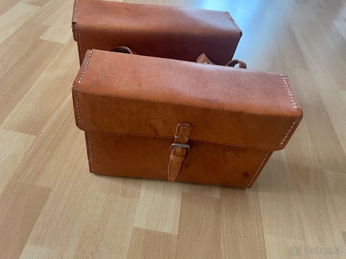 Ručně šité brašny na motoveterána - 3