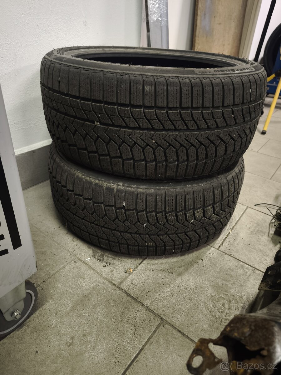 Pneu 245/45R19 - 3