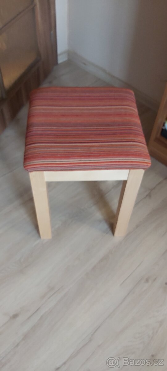 Pevná čalouněná stolička - 3