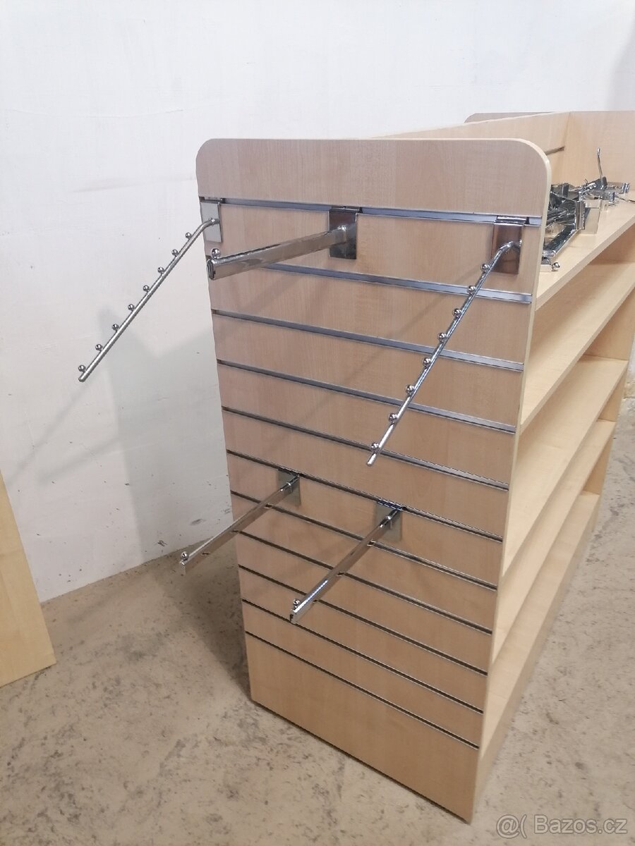 Prodejní 4 straný regál na kolečkách - 3