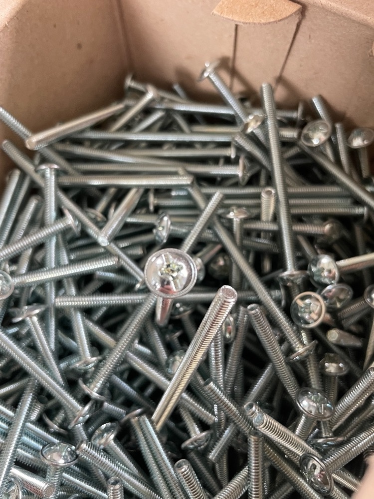 Okrasný šroub 4x60 ZN - 3