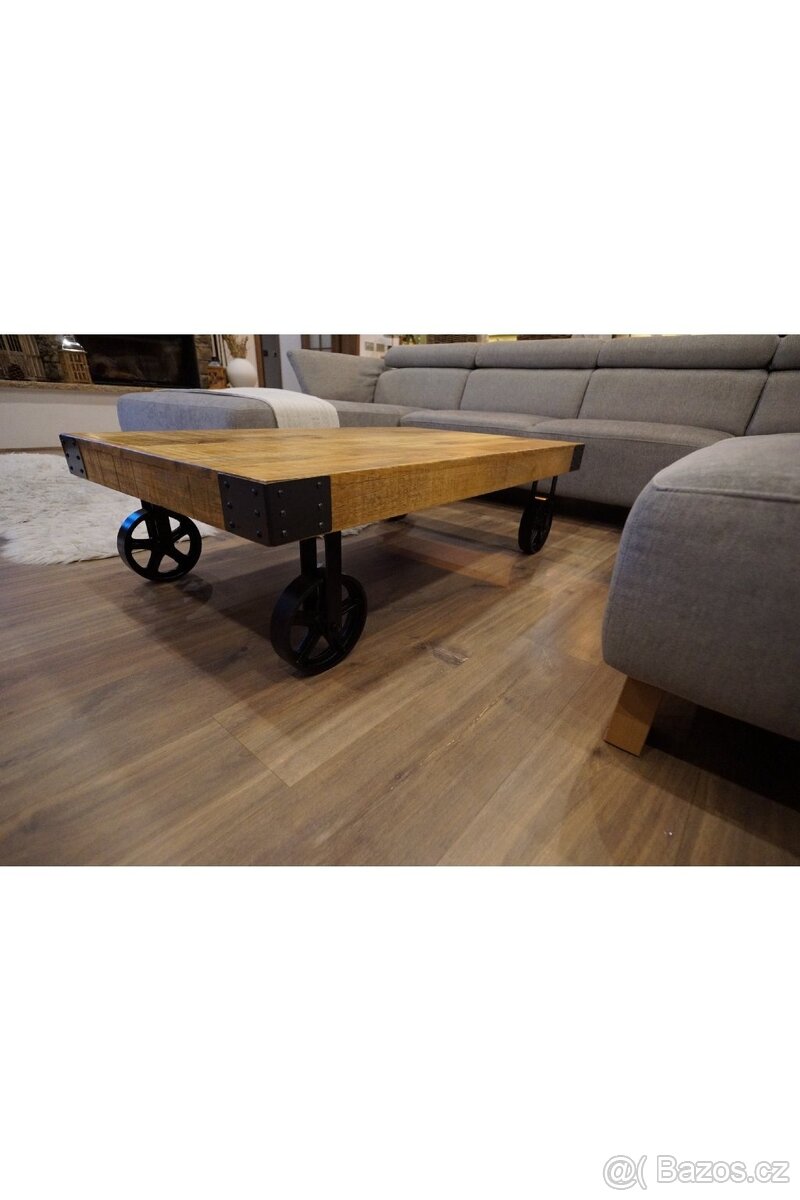 Masivní konferenční stolek - 3