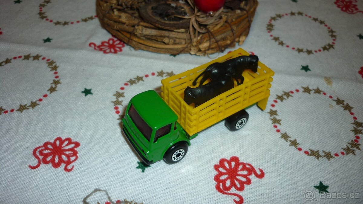 MATCHBOX SF CATTLE TRRUCK NO71 + BÝČKOVÉ NEHRANÝ - 3