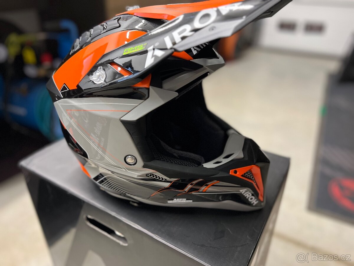 Airoh aviator 3 saber orange vel.S - 3