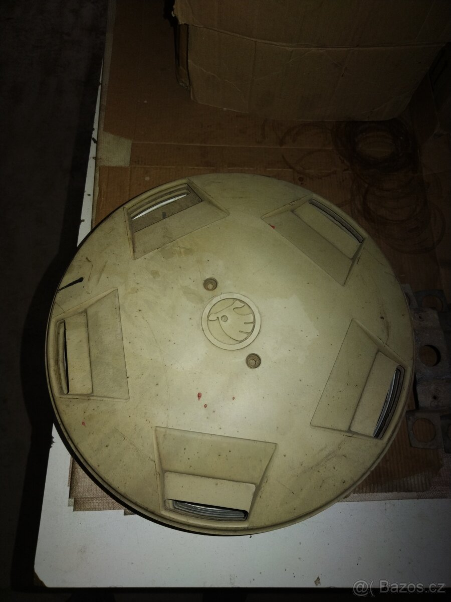 Díly ze škody 130 - 3