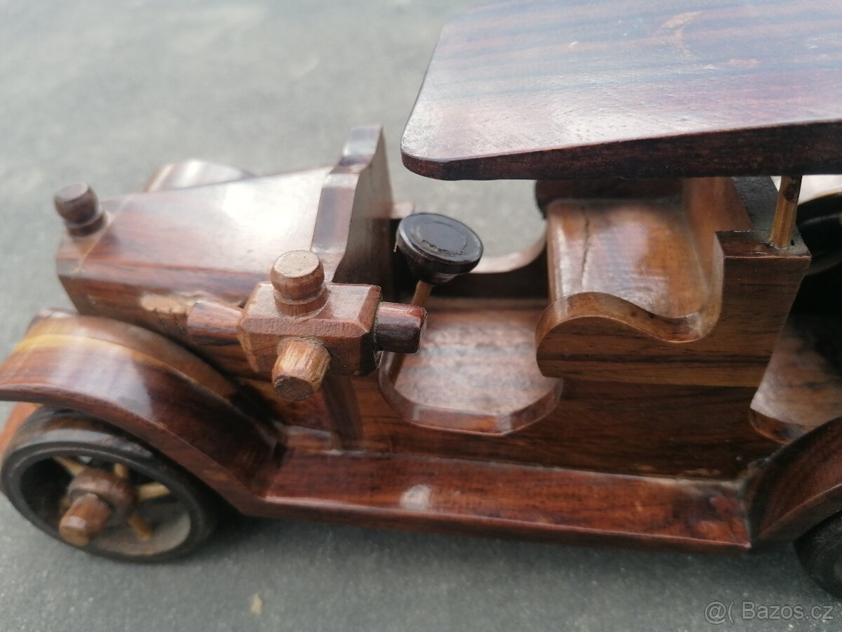 Predám starožitné drevené auto - 3