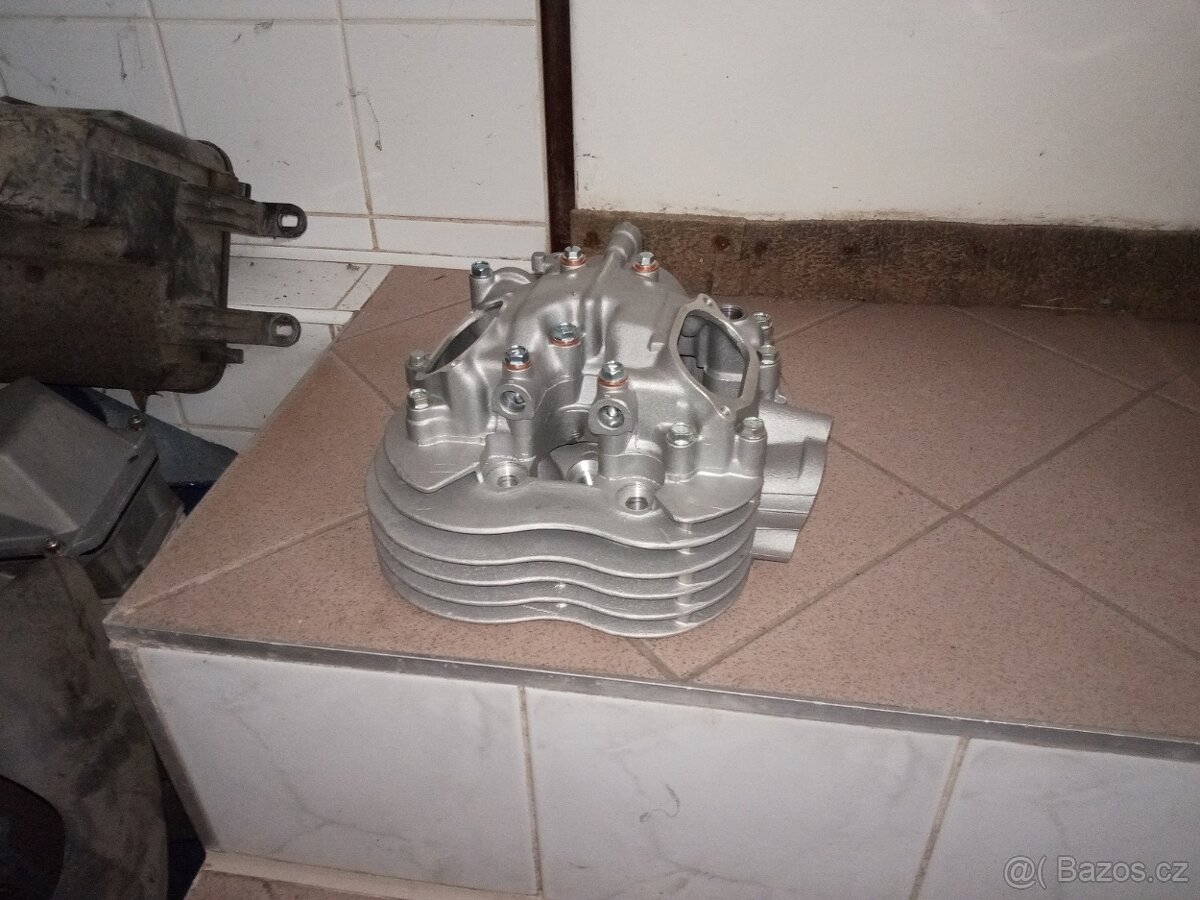 Hlava válce na čtyřkolku ADLY