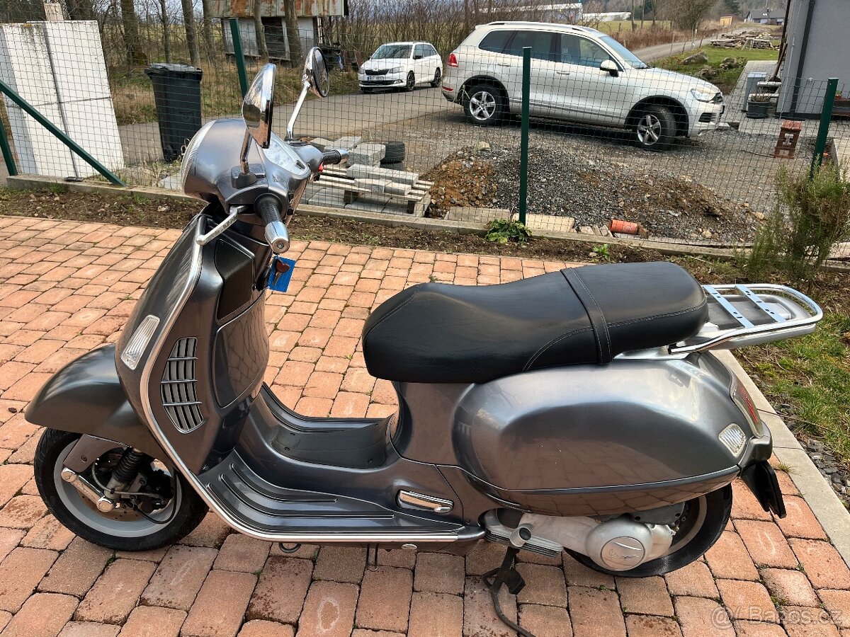 Vespa 200 GTS - 3