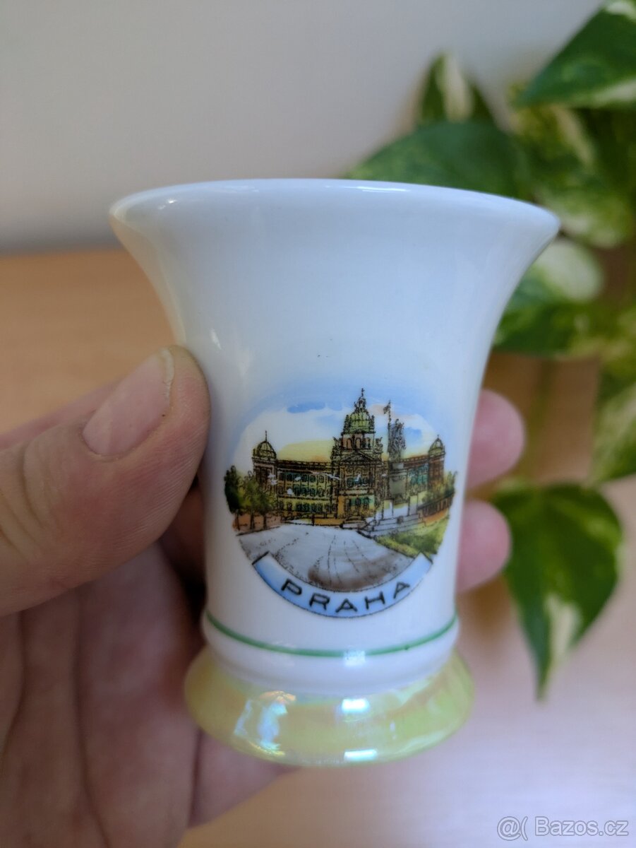 Porcelánová vázička - 3