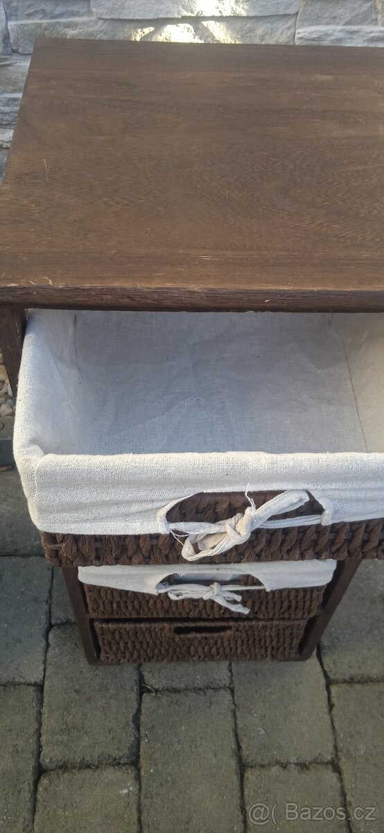 Regál se 4 proutěnými košíky - 3