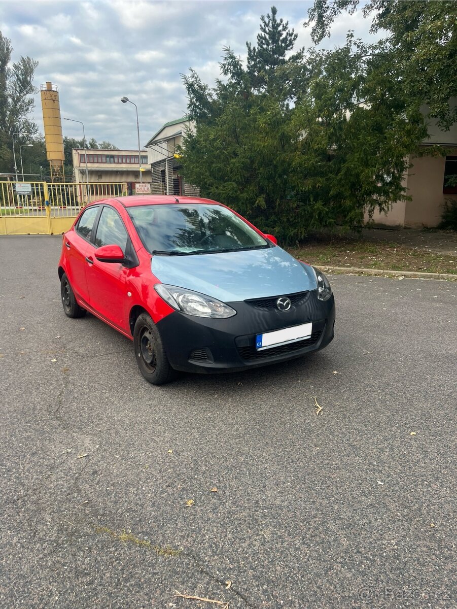 Mazda 2 hatchback - 3
