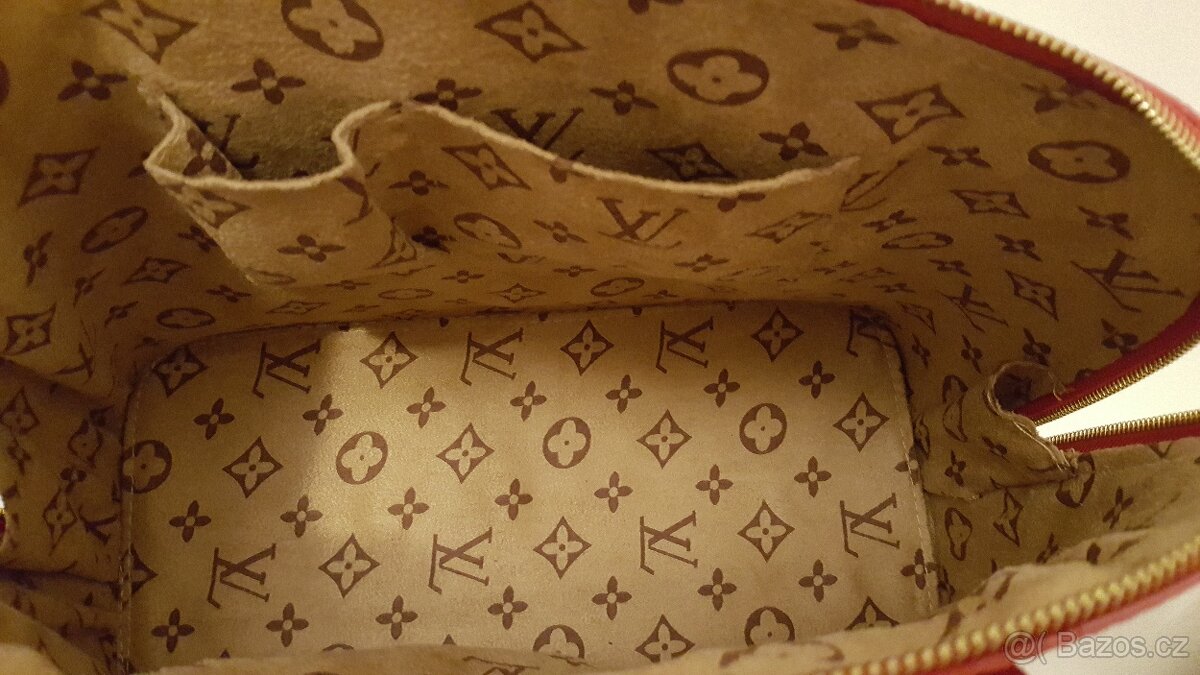 Červená kabelka - 3