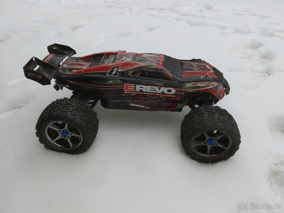 Traxxas e-revo 1:8/1:10 - 3