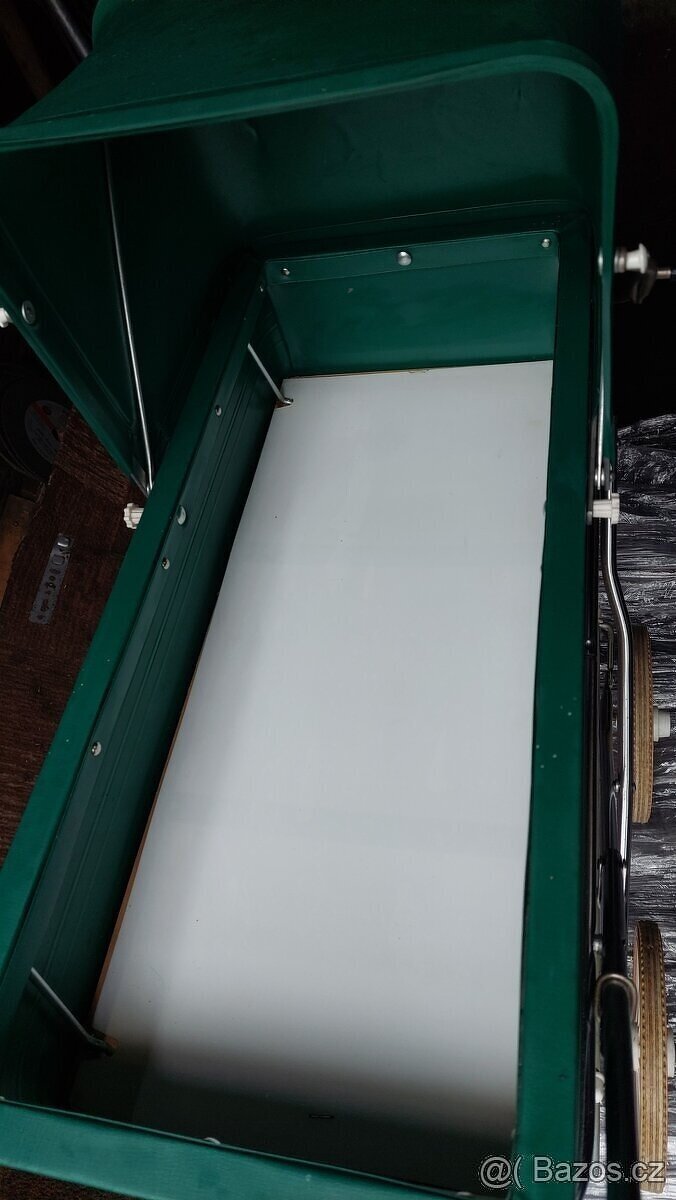 Retro kočárek pro panenky - 3