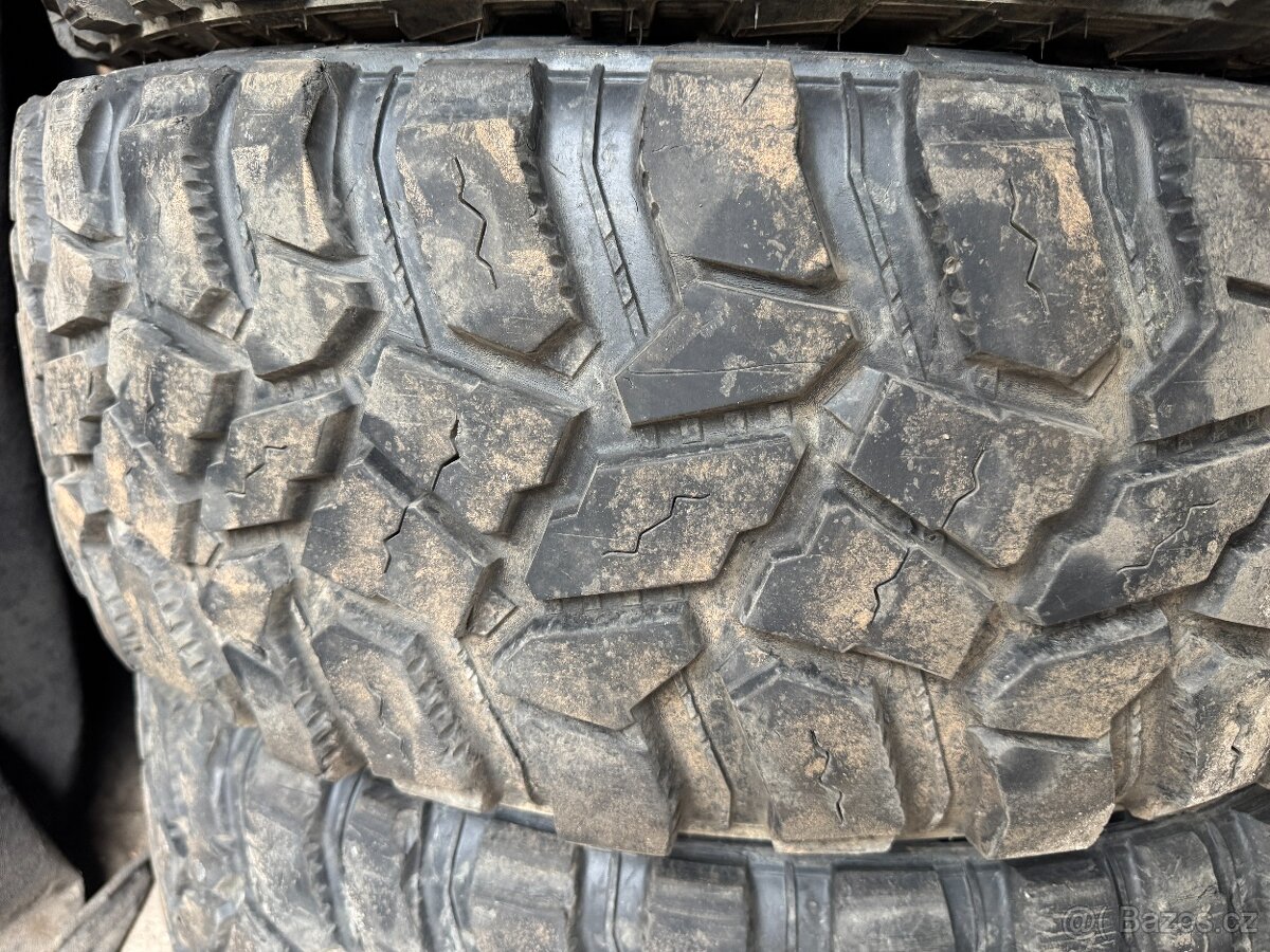 Pneumatiky Cooper Discoverer STT PRO 265/70 R17