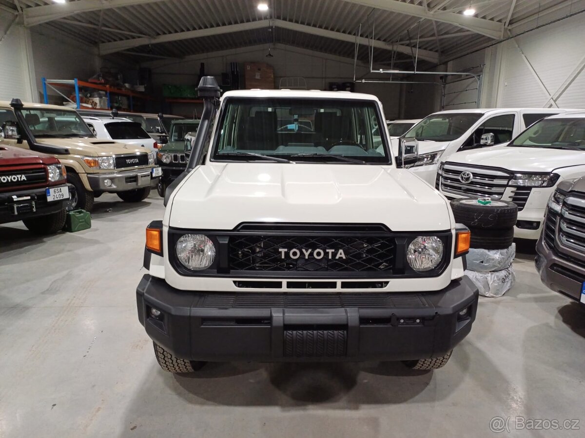 Toyota Land Cruiser 79 Pick-up. AUTOMAT 2,8TD 4X4 ,New 24