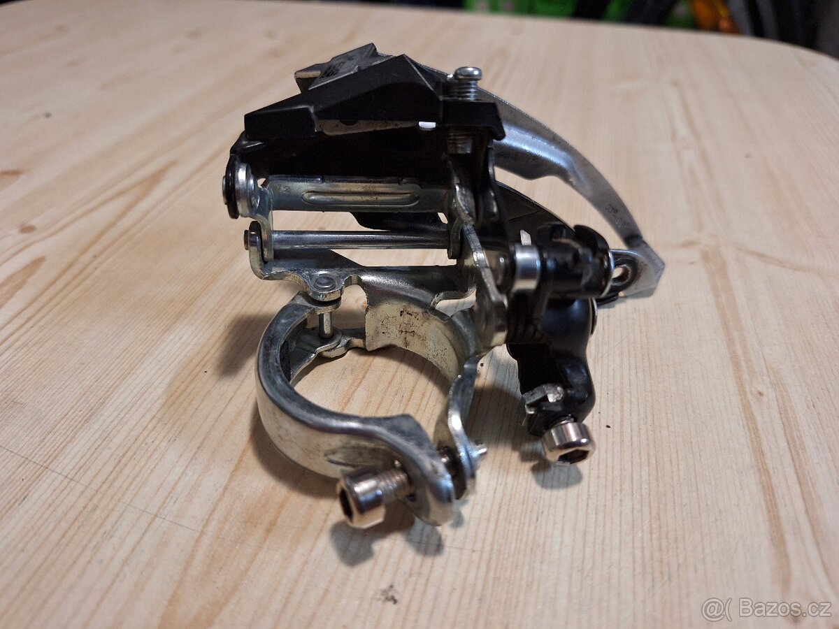 Presmykac Shimano Tourney FD-TY50 - 3