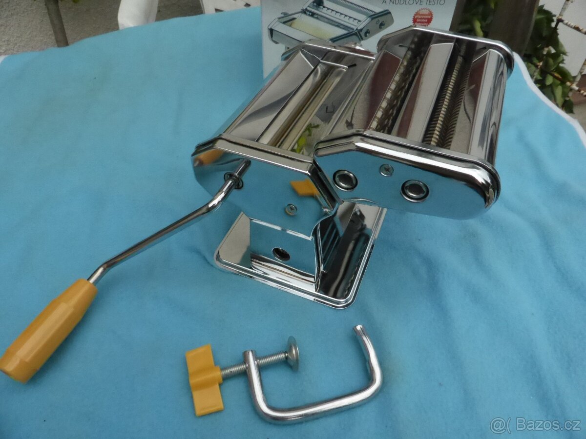 Strojek na výrobu nudlí a těsta - 3