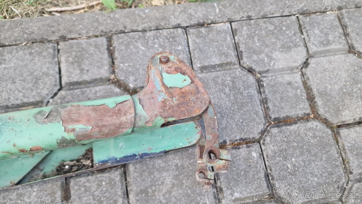 Přední vidlice s maskou na Jaweta - 3