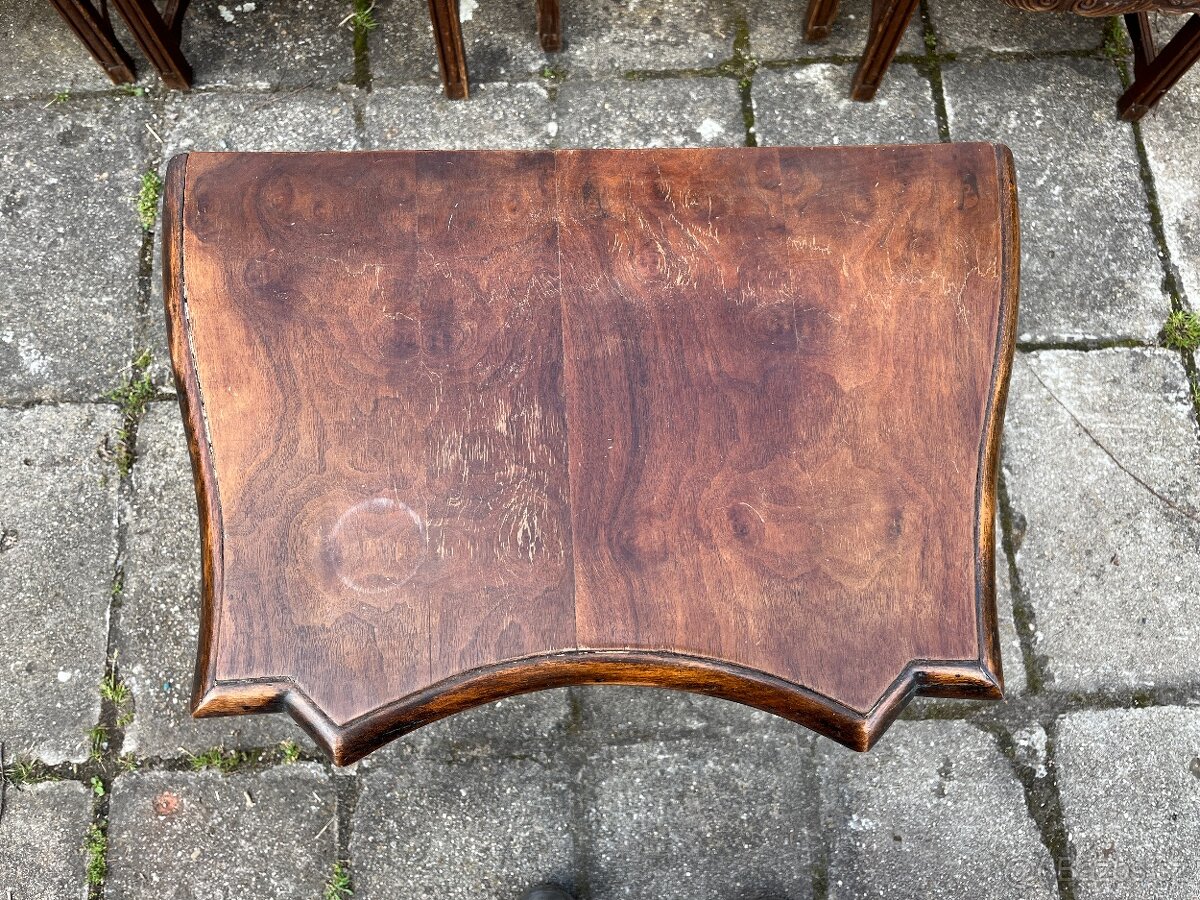 Starožitný nábytek - komoda - 3