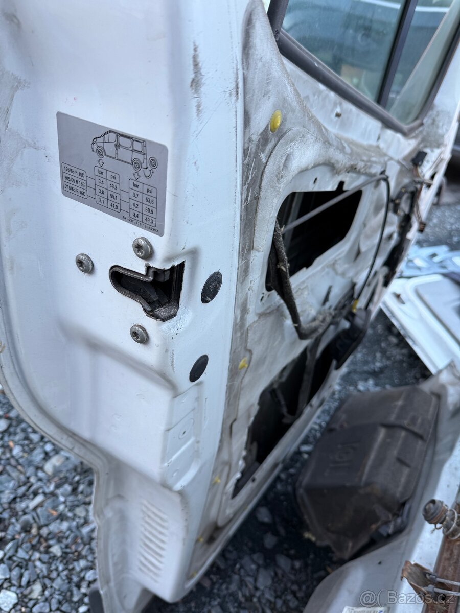 Levé přední dveře na Renault Trafi - 3