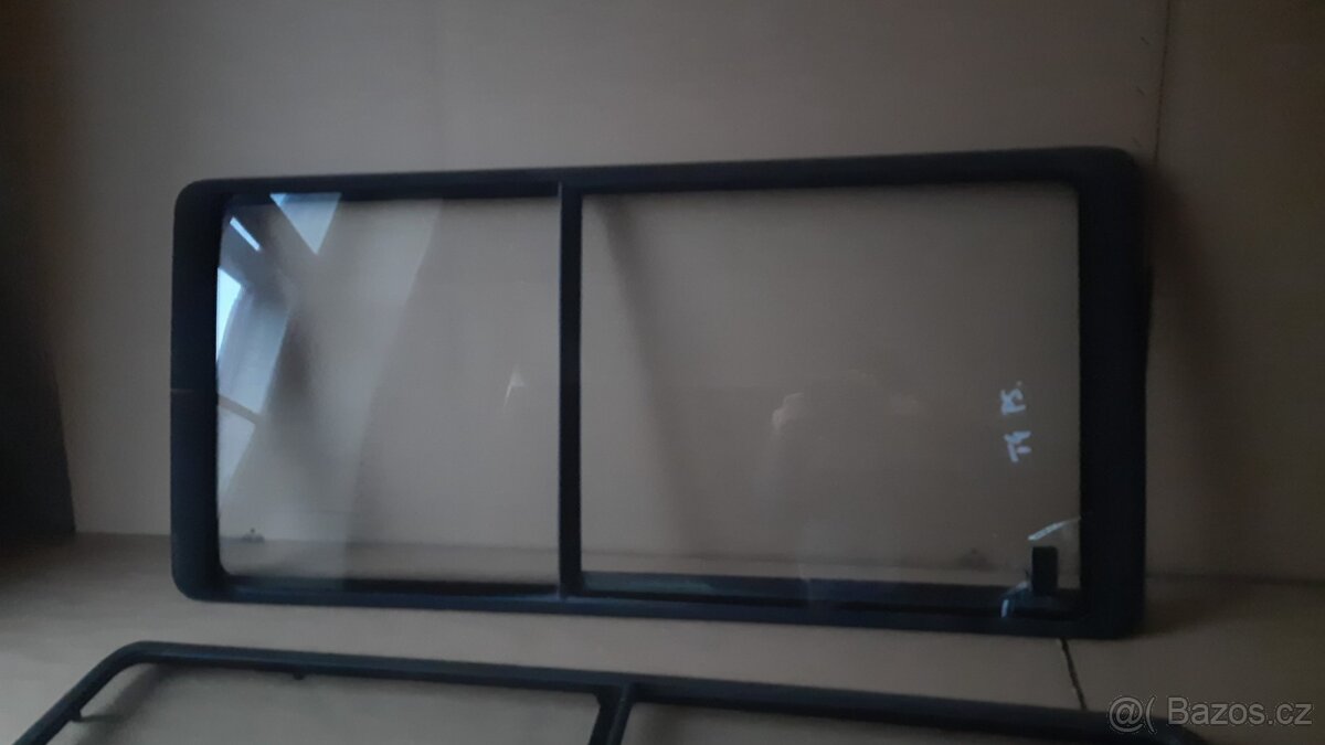 VW TRANSPOTER T4 – SKLA BOČNÍ OTEVÍRACÍ - 3