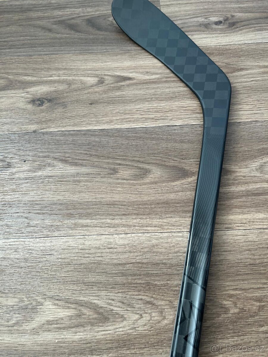 Nová hokejka CCM Ribcor Trigger 7 SR flex 80, zahnutí P28 - 3