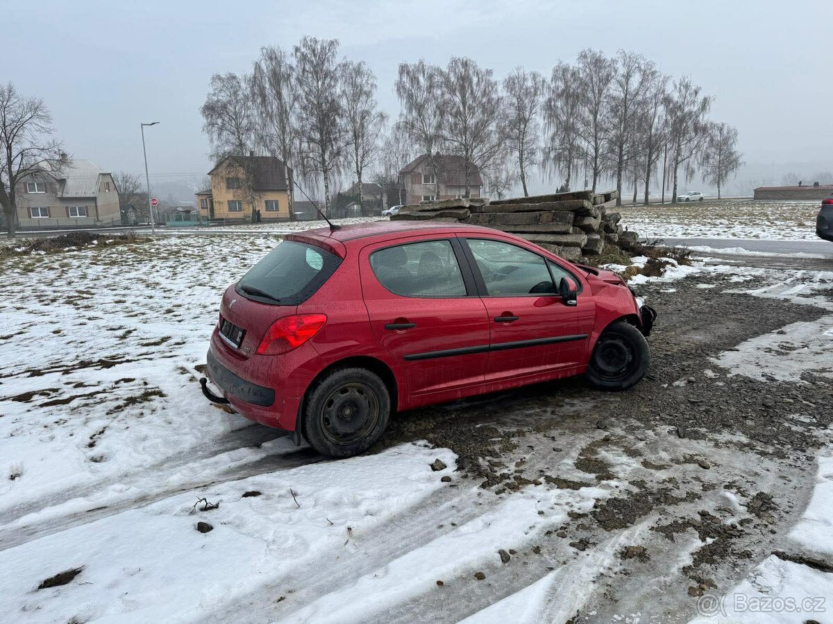 Peugeot 207 - 3