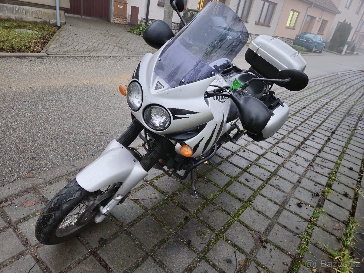 Triumph Tiger 955i - 3