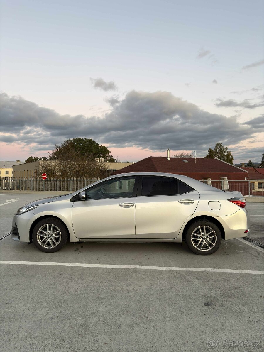 Toyota Corolla 1.6 i, 97kw - 3
