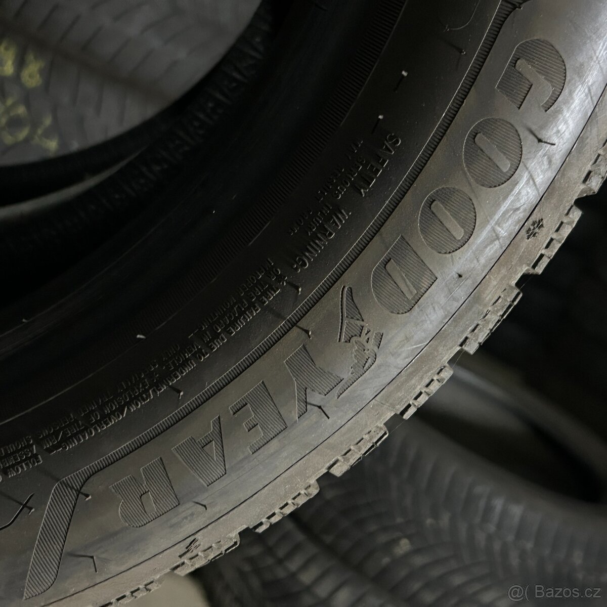 Zimní pneu 205/55 R17 95H Goodyear 5,5-6mm - 3