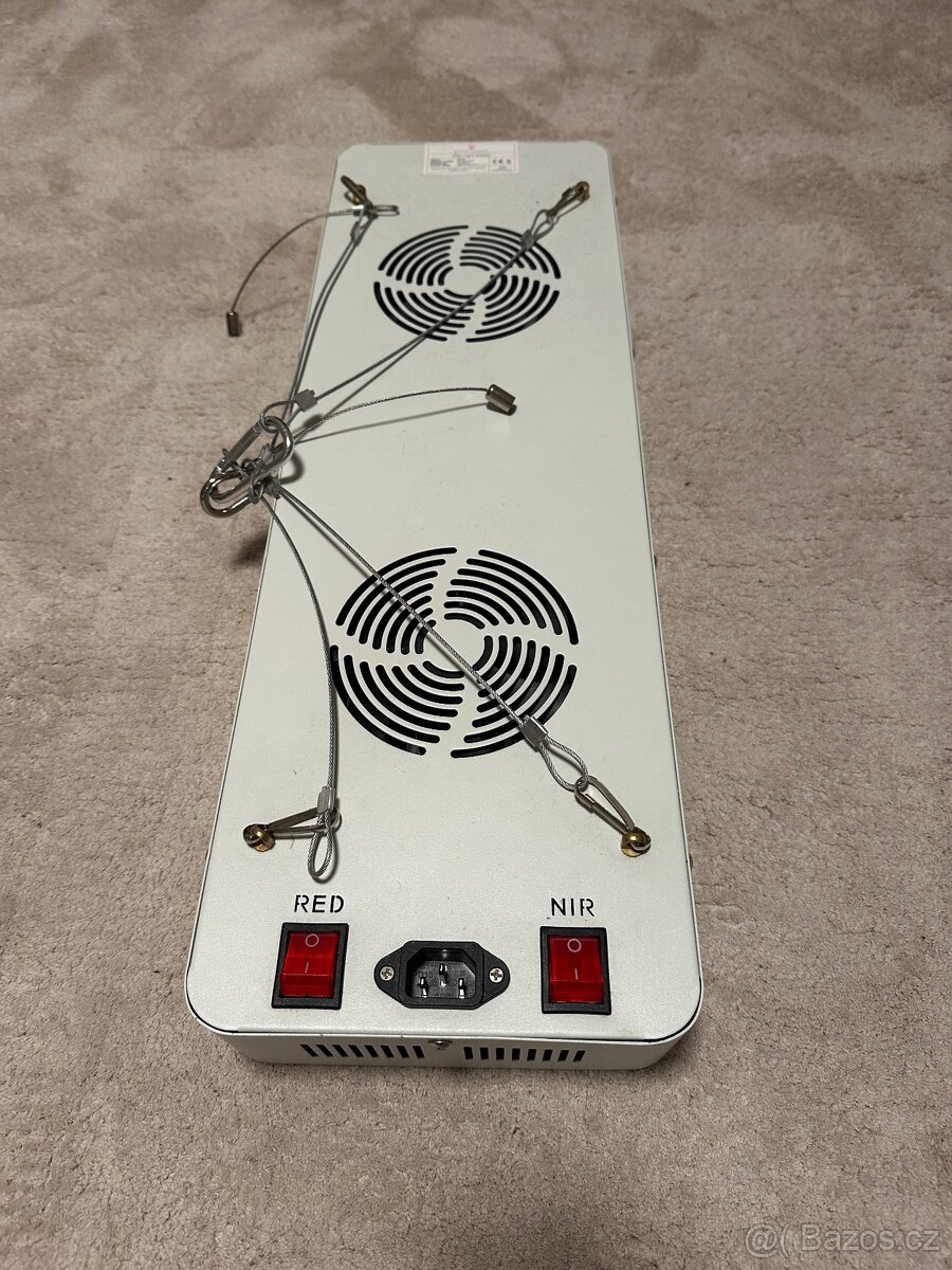 Terapie červeným světlem - panel Mito Light Expert - 3