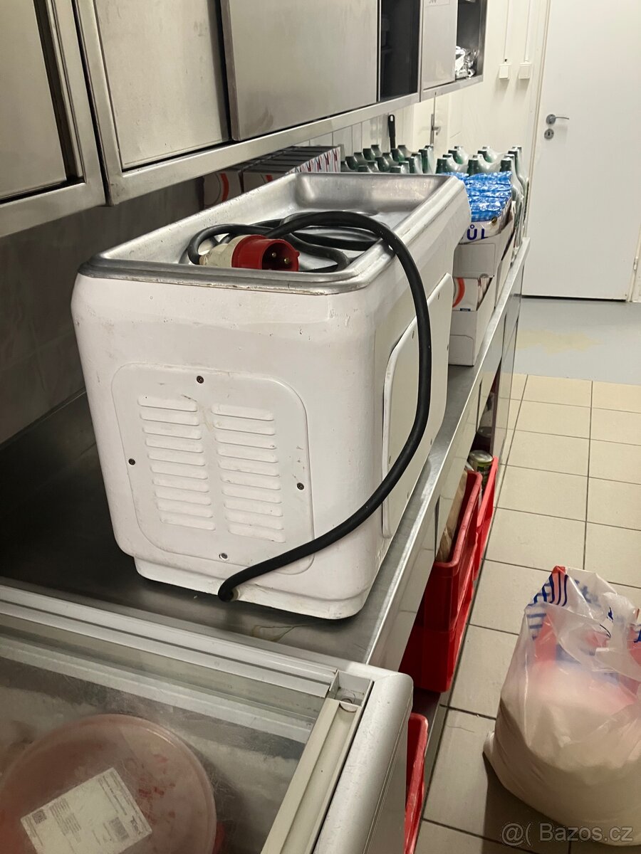 Mlýnek na maso Vlček RM 100 - 3