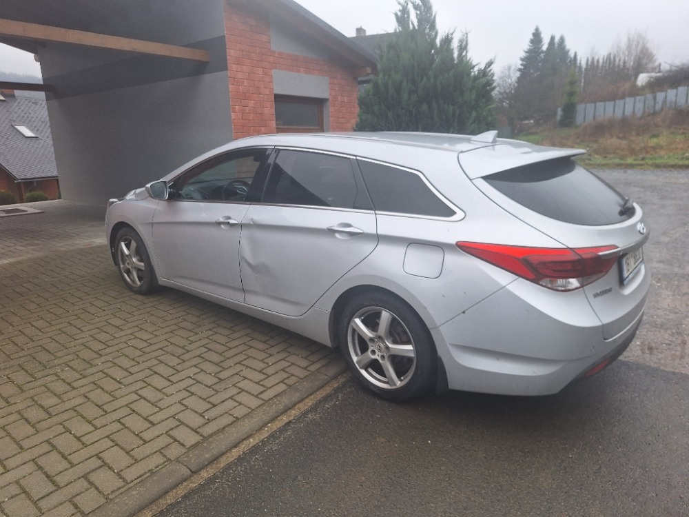 Prodám Hyundai i40 PREMIUM MAX výbava ,najeto 180000km, - 3