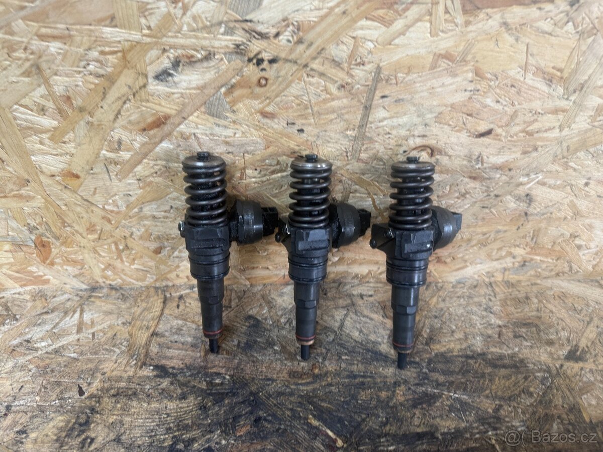 VSTŘIKOVAČE 1.9 TDI 77KW 038130073BN - 3