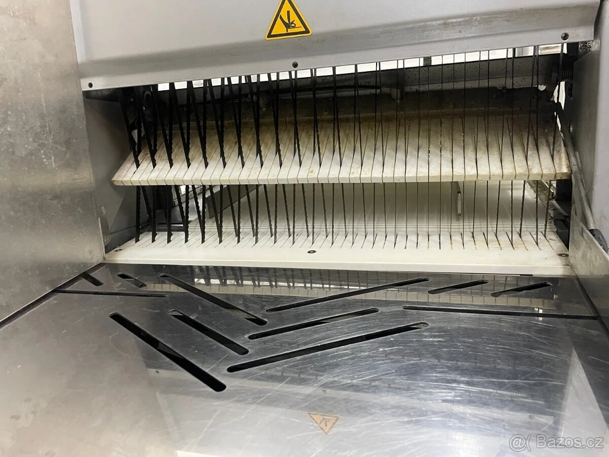 Kráječ pečiva (lot: 33) - 3