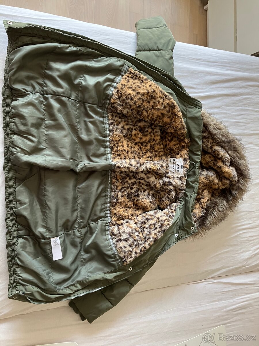 Dívčí zimní bunda F&F 8-9 let - 3