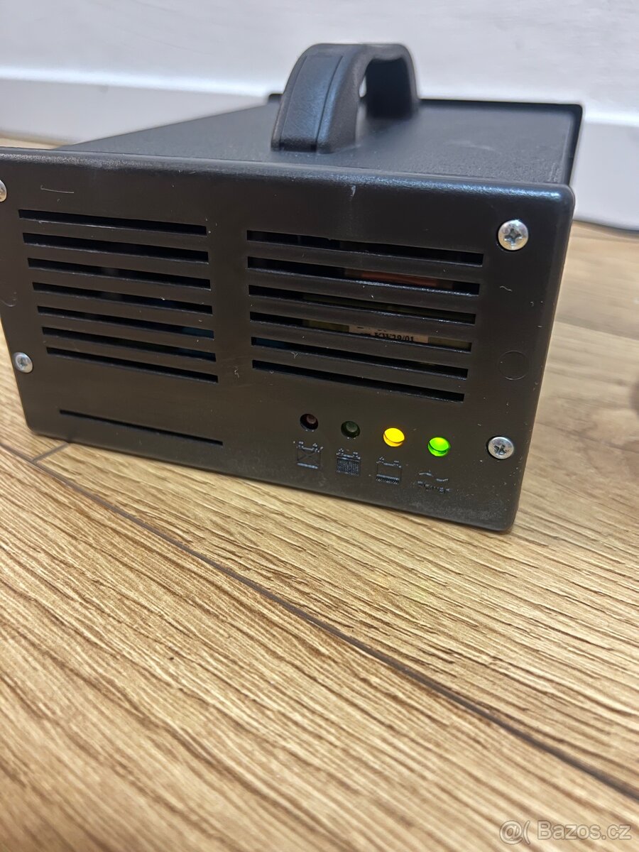 Nabíječka autobaterií 24 V - 3