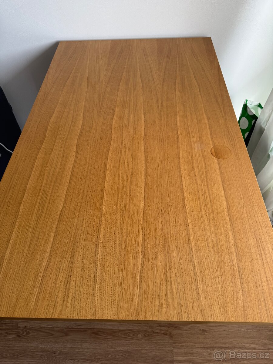 Jídelní stůl - 3