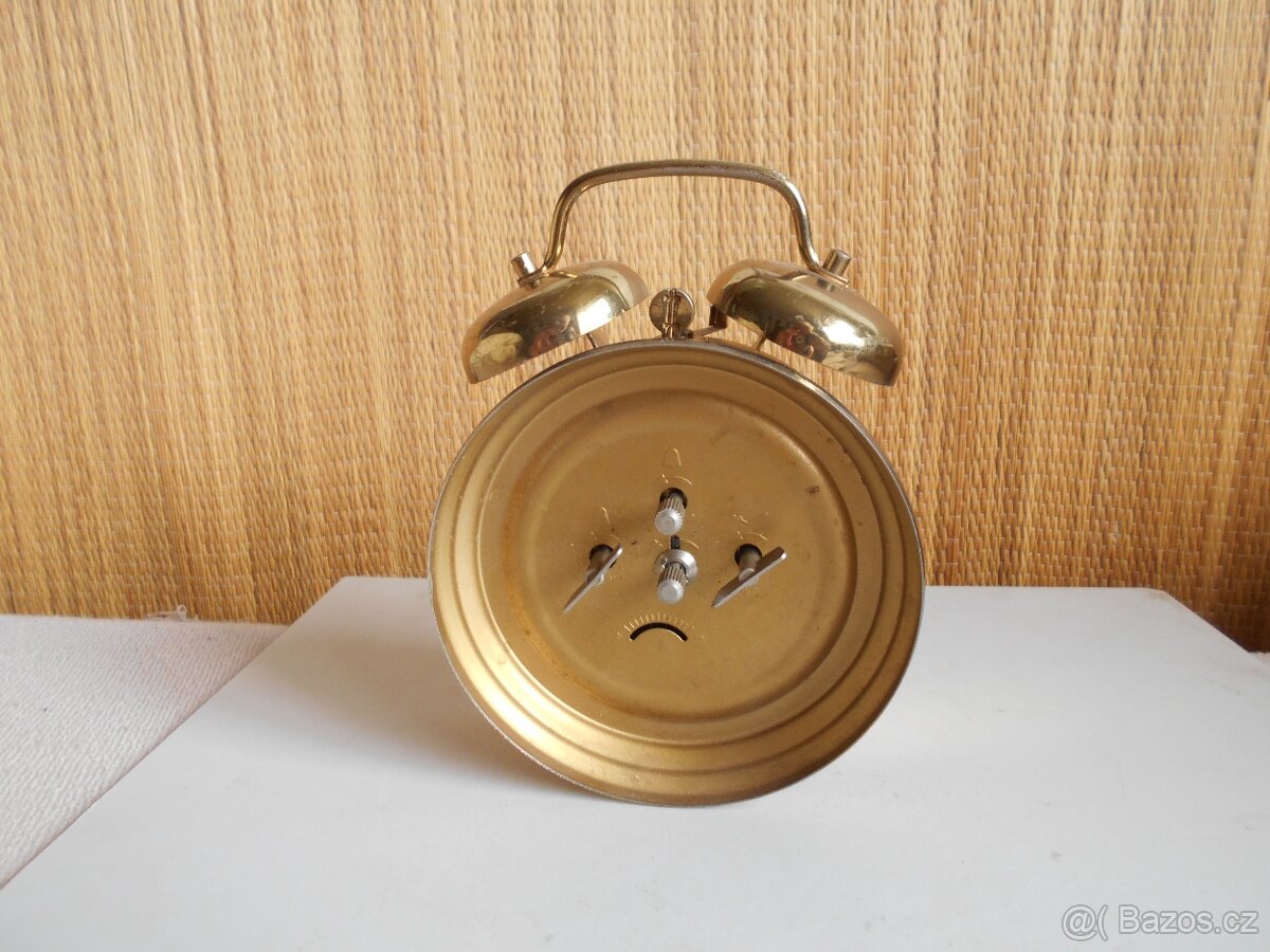 Starý, mechanický budík - 3