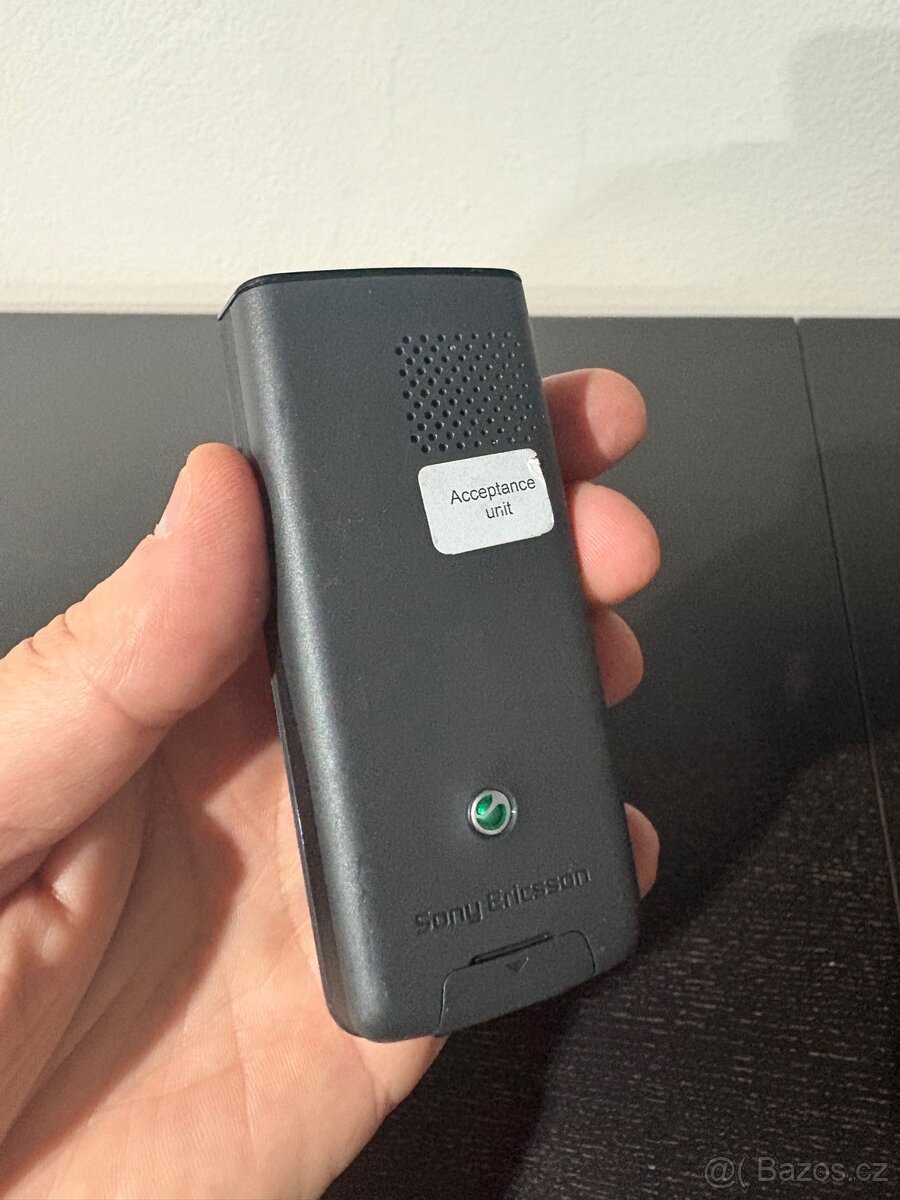 Sony Ericsson J110I - 3