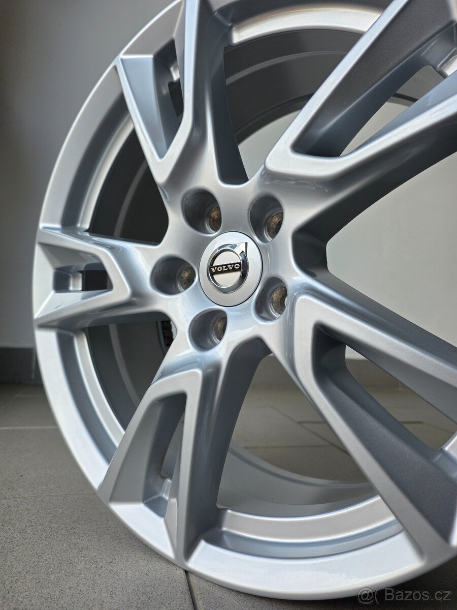 Originální Volvo 5x108 / 18" Top stav.