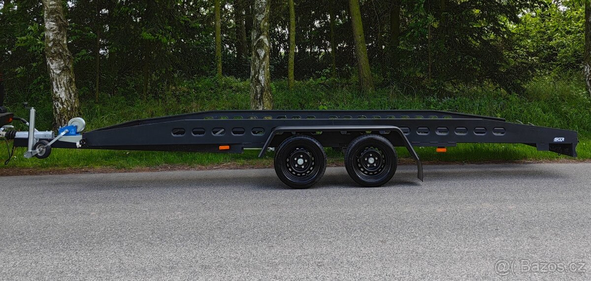 Autopřepravník B2600 Black Edition