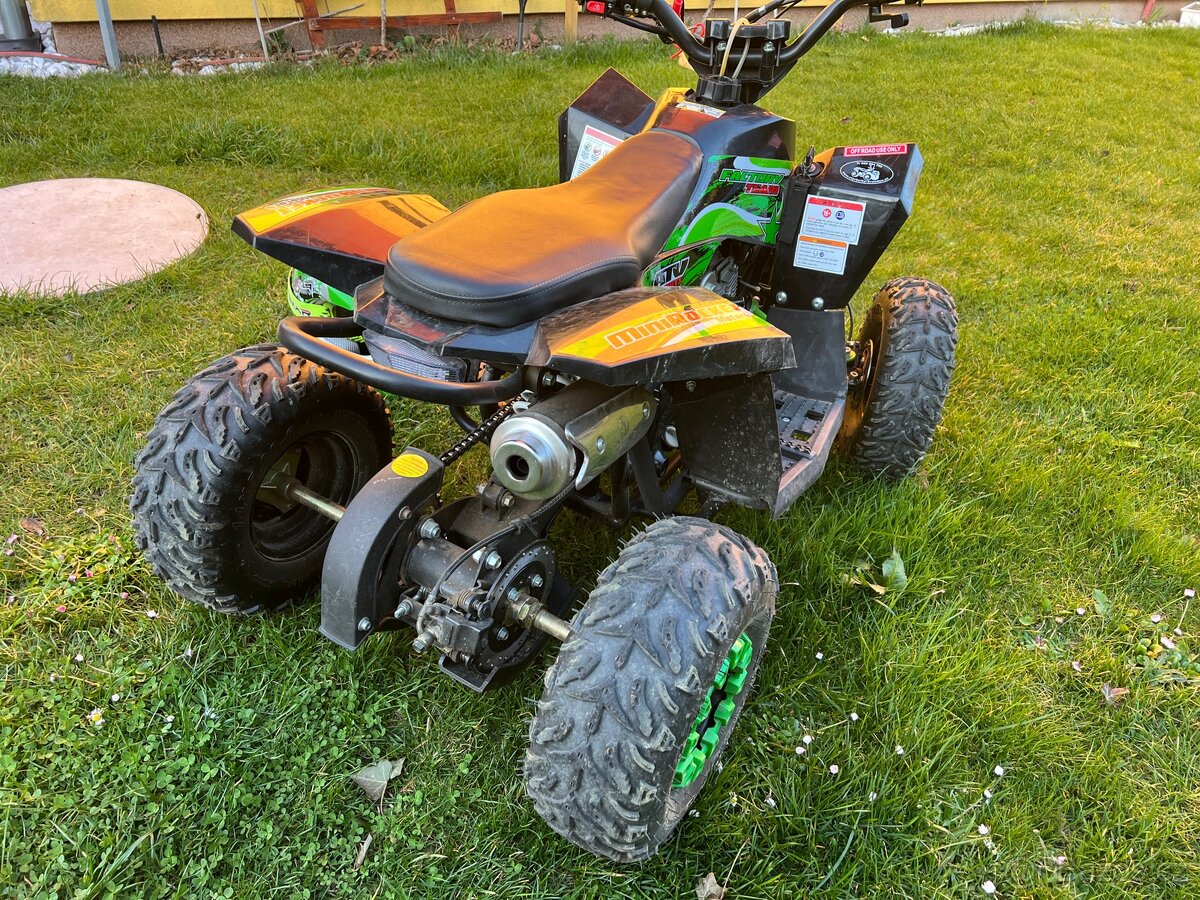 Prodám dětskou čtyřkolku ATV 49cm3