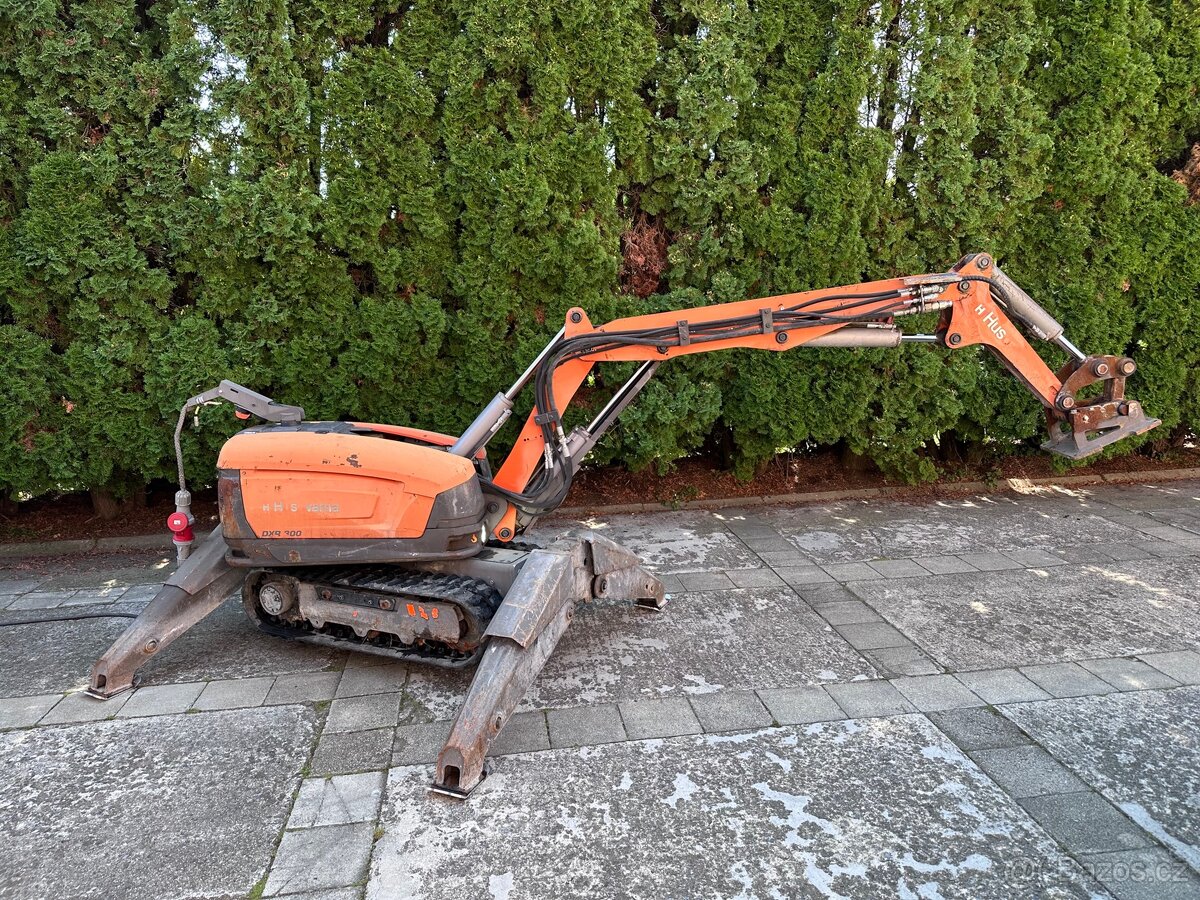Demoliční robot/bagr Husqvarna DXR300 - 3