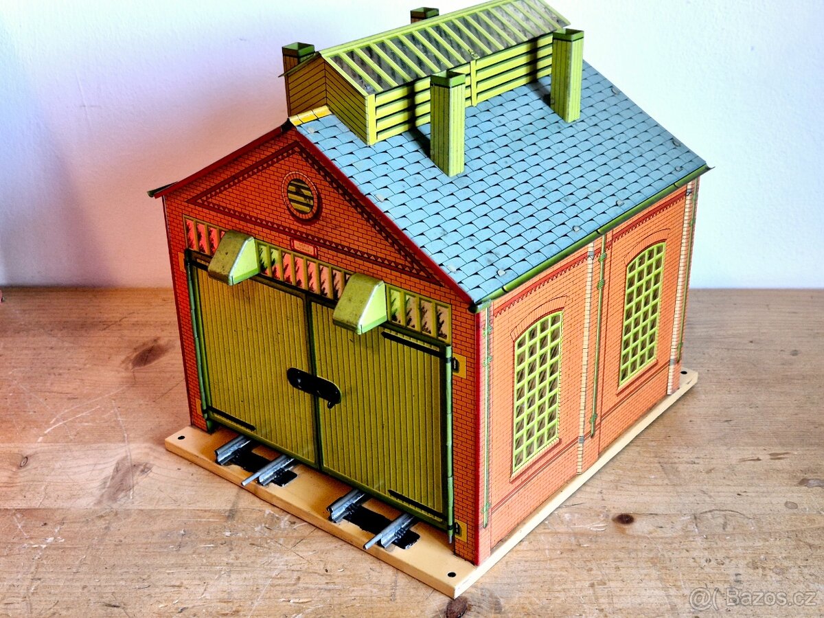 Vláčky - lokomotivní depo, No 1, Hornby, Francie, 1930 - 3