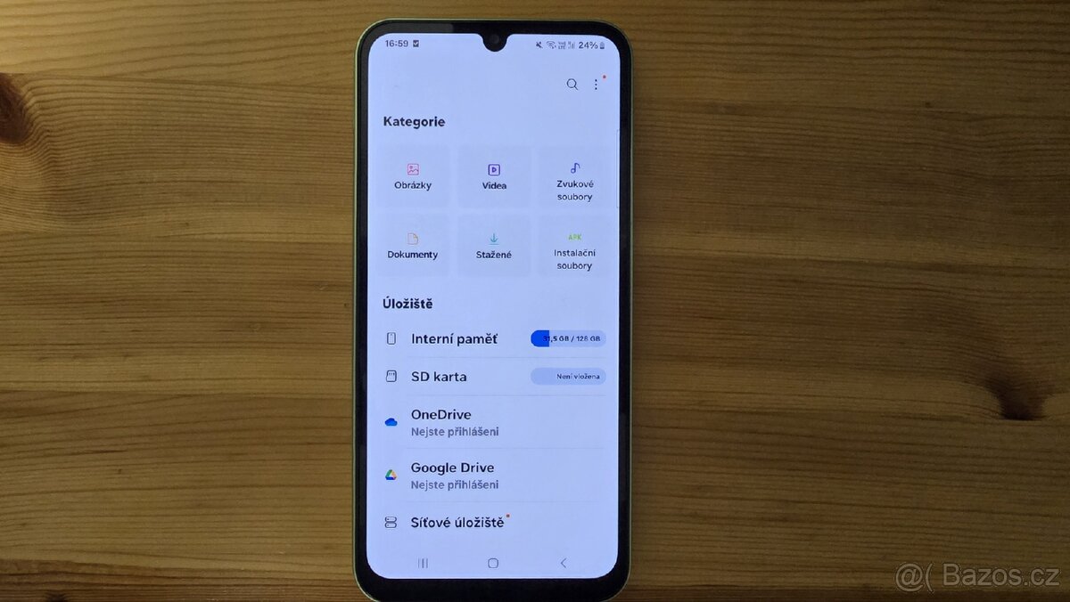 Mobilní telefon Samsung a24 - 3