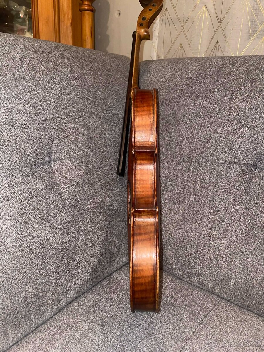 Housle 4/4 - 3