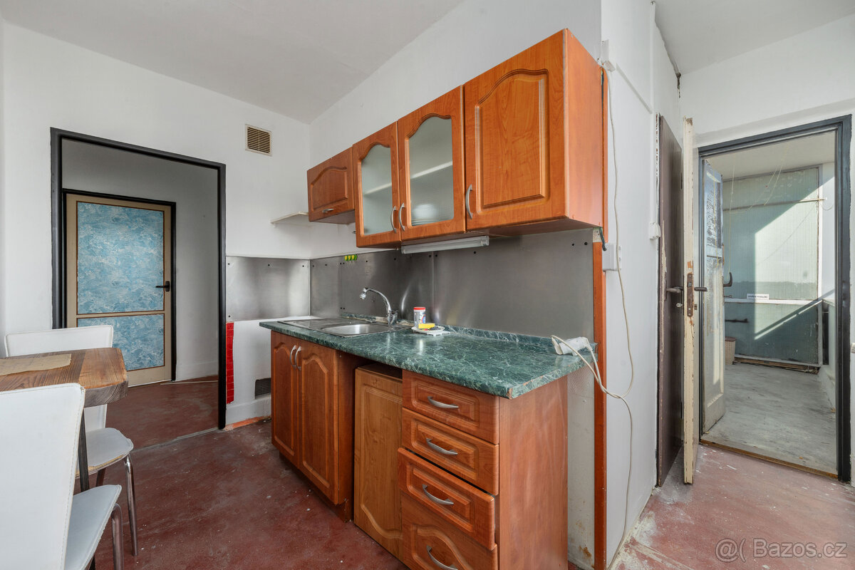 Prodej bytu 3+1 k rekonstrukci, Pardubice - Polabiny - 3