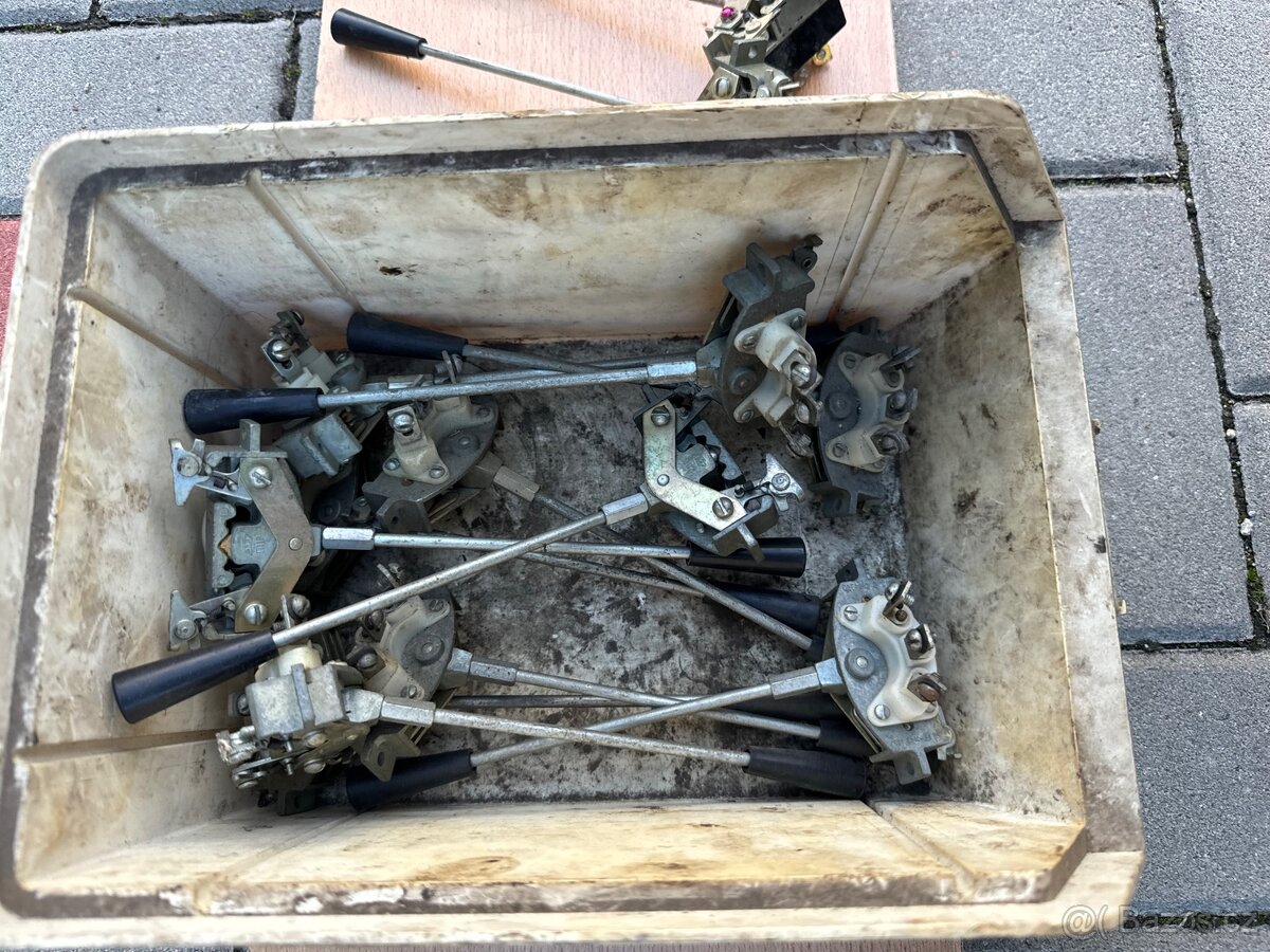 Volha Gaz 24, nové originální páčky přepínače směrovek - 3